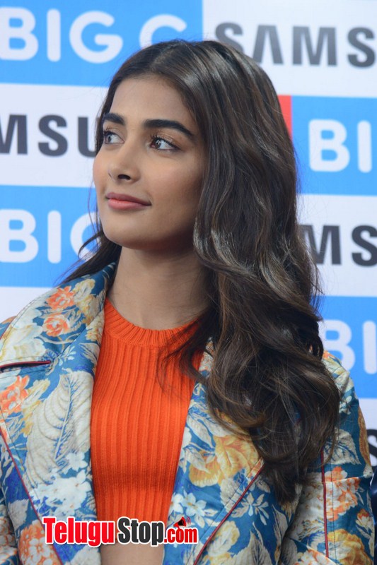 Pooja hegde latest images-Pooja Hegde Photos,Spicy Hot Pics,Images,High Resolution WallPapers Download